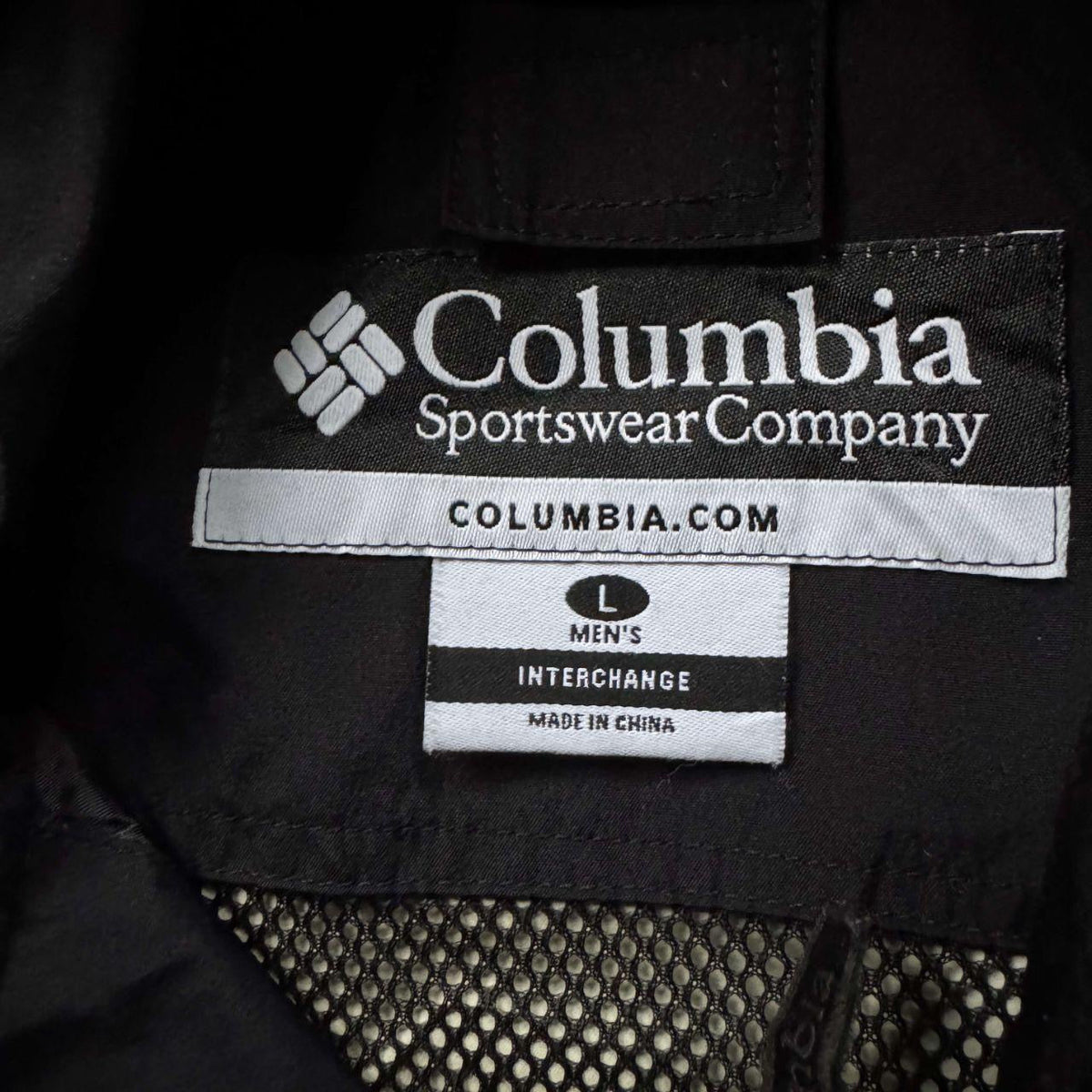 2000s Columbia Black waterproof goretex shell Jacket