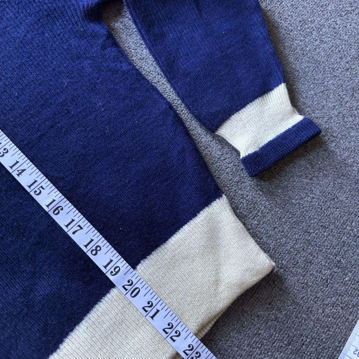 True Vintage 80s Dale of Norway Navy and White Sweater Medium