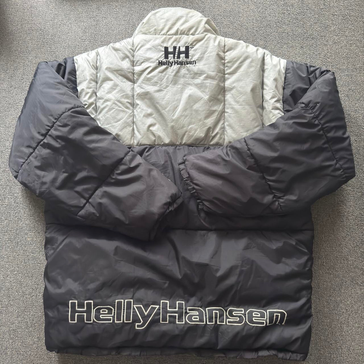 Helly Hansen Colorblock Puffer Jacket - Black & Silver (Size L)