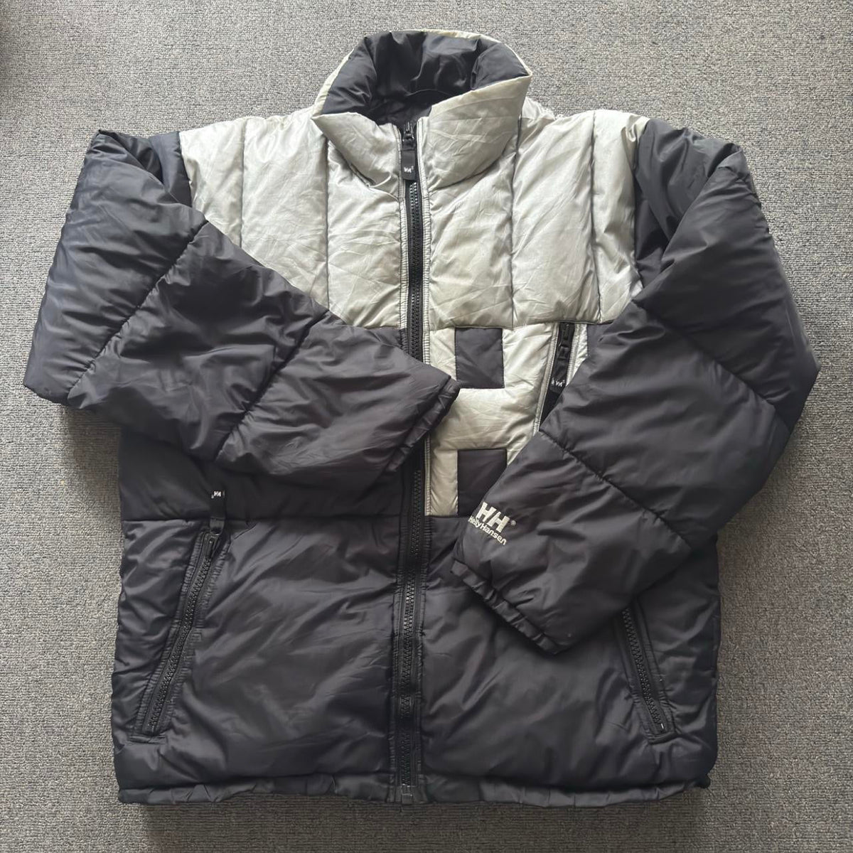 Helly Hansen Colorblock Puffer Jacket - Black & Silver (Size L)